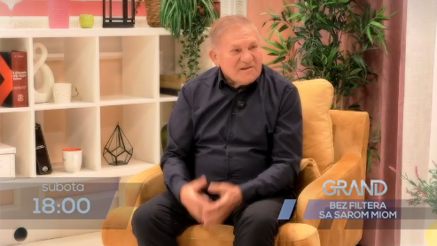 Miloš Bojanić otkrio privatne detalje u emisiji "Bez filtera sa Sarom Miom": "Idem na svirku, a popijem Bromazepam" VIDEO 5 image 1