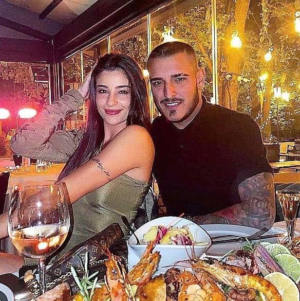 Bivša verenica Darka Lazića pokazala atribute u miniću: Slike iz kluba napravile haos na mrežama FOTO 9 image 13 3