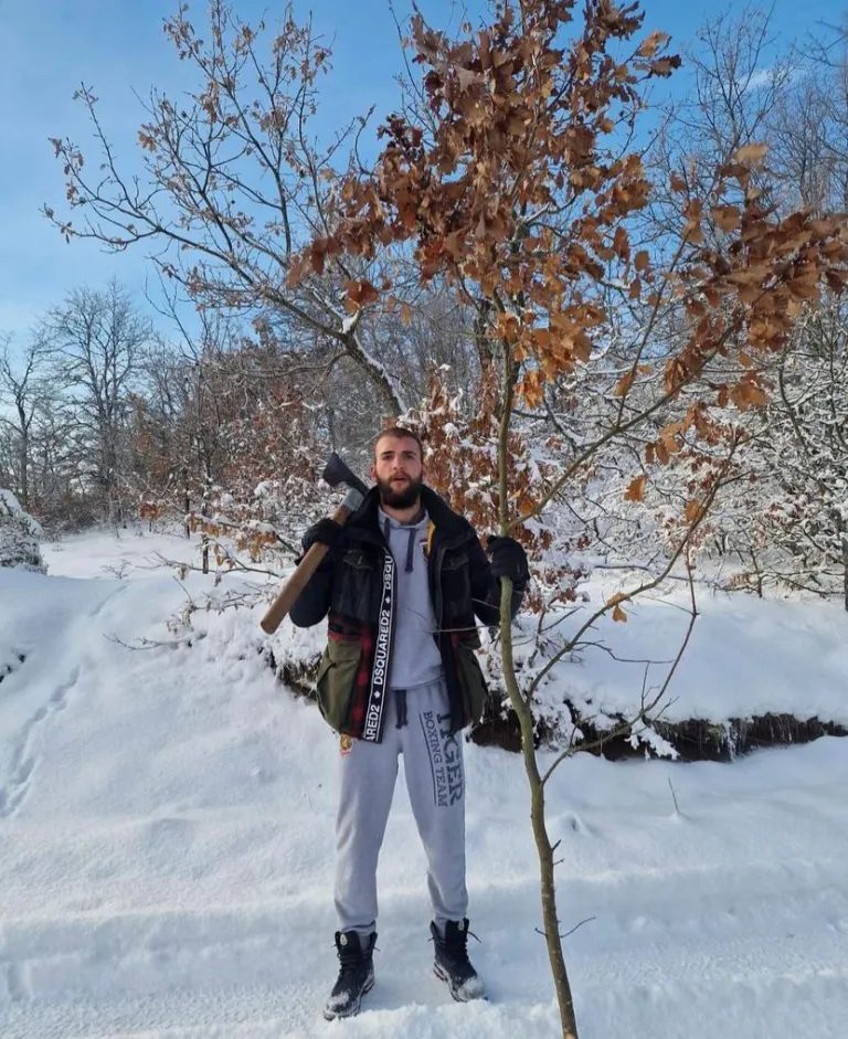 "Otekle su mi ruke": Veljko Ražnatović doživeo veliku povredu, bokser trpeo nesnosne bolove 9 image 8 1