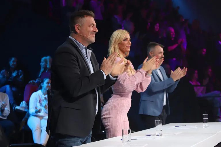 To se zove samopouzdanje: Voditeljka u programu uživo bez brusa 9 image 9 36