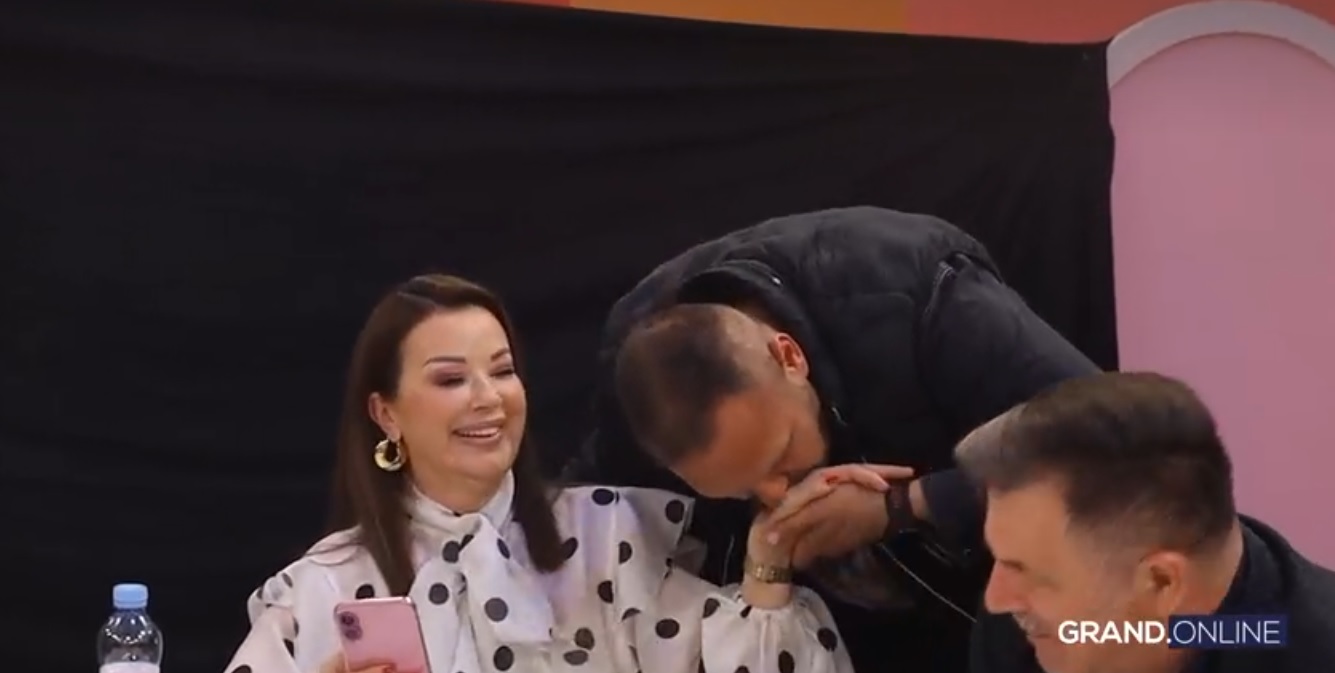 Veselo iza scene večerašnje emisije "Nikad nije kasno", pravi majstor stigao u studio VIDEO 6 nikad nije kasno bekstejdz 3