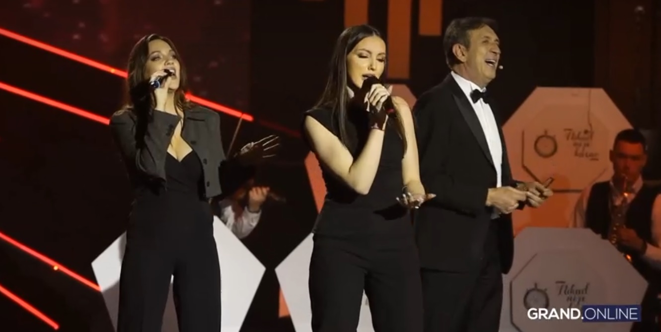 Veselo iza scene večerašnje emisije "Nikad nije kasno", pravi majstor stigao u studio VIDEO 10 nnk 11