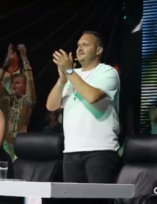 Veselo iza scene večerašnje emisije "Nikad nije kasno", pravi majstor stigao u studio VIDEO 11 nnk zh 6