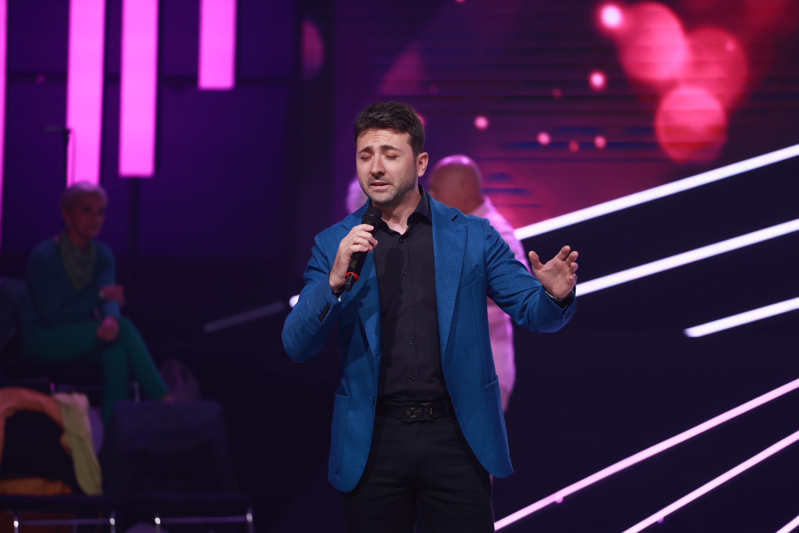 Nakon što je drugi put postao otac, Stefan Petrušić se javno zahvalio supruzi: "Uzela je teret na sebe" VIDEO 7 stefan petrusic 3