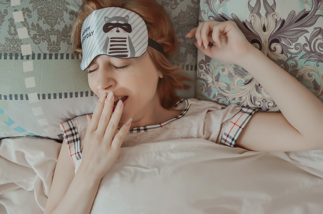 yawning 5381800 1280