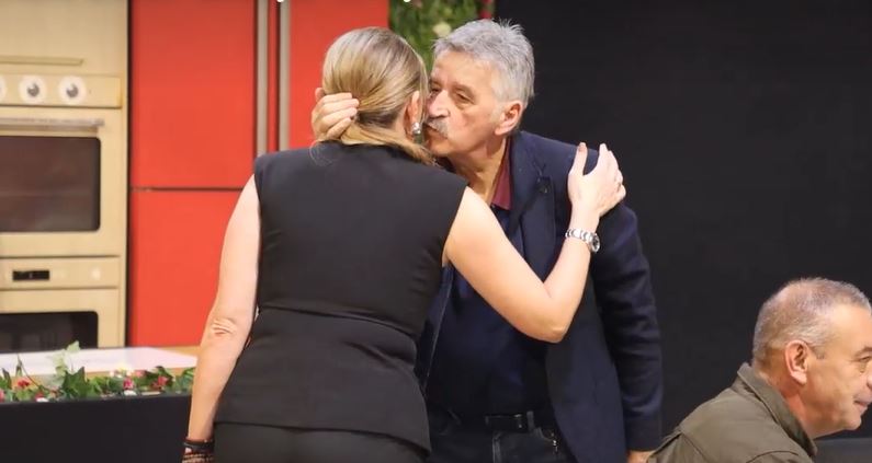 Ovo nećete videti na TV-u: Mili poljubio ruku Ceci, ovakvu reakciju niko nije očekivao VIDEO 6 zu