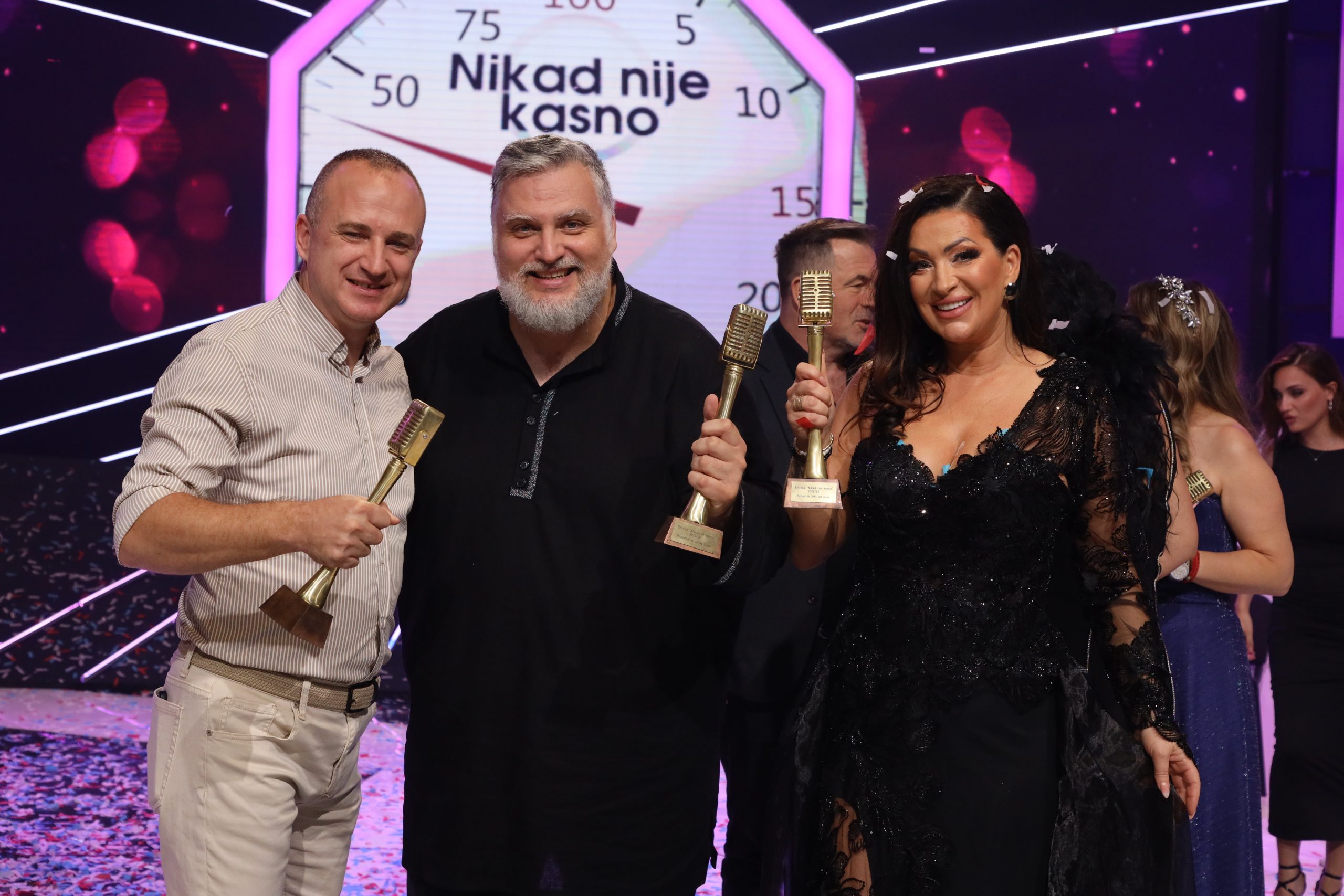 Najemotivniji momenat u desetoj sezoni Nikad nije kasno: Ovako je izgledao trenutak proglašenja pobednika (VIDEO) 12 0A0A0476