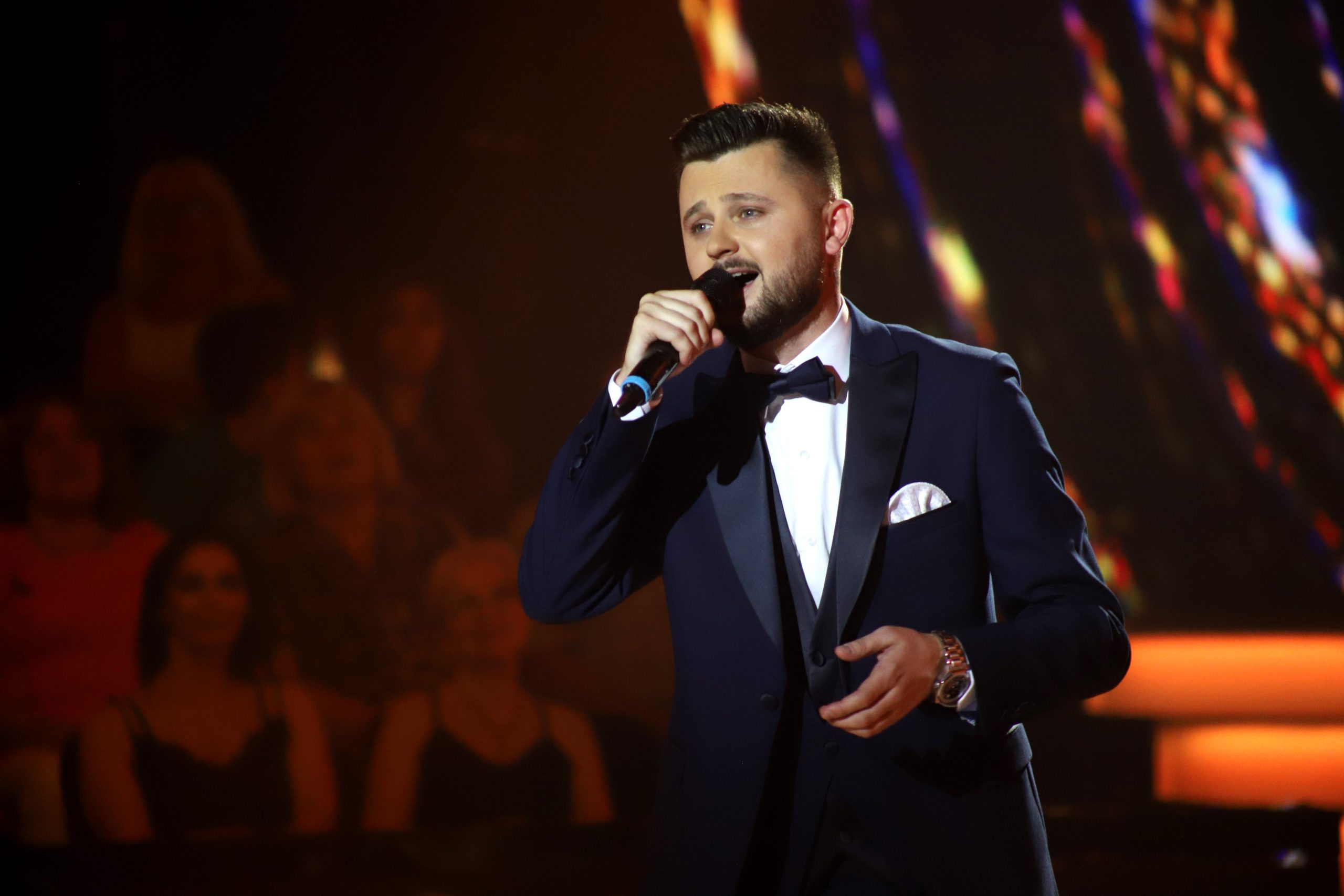 Finalista Zvezda Granda slomljen zbog Halida Bešlića: "Nadam se da to nije bio poslednji put da sam ga video" 7 AHMED SEJFIC ZG FINALE 0 1 ok