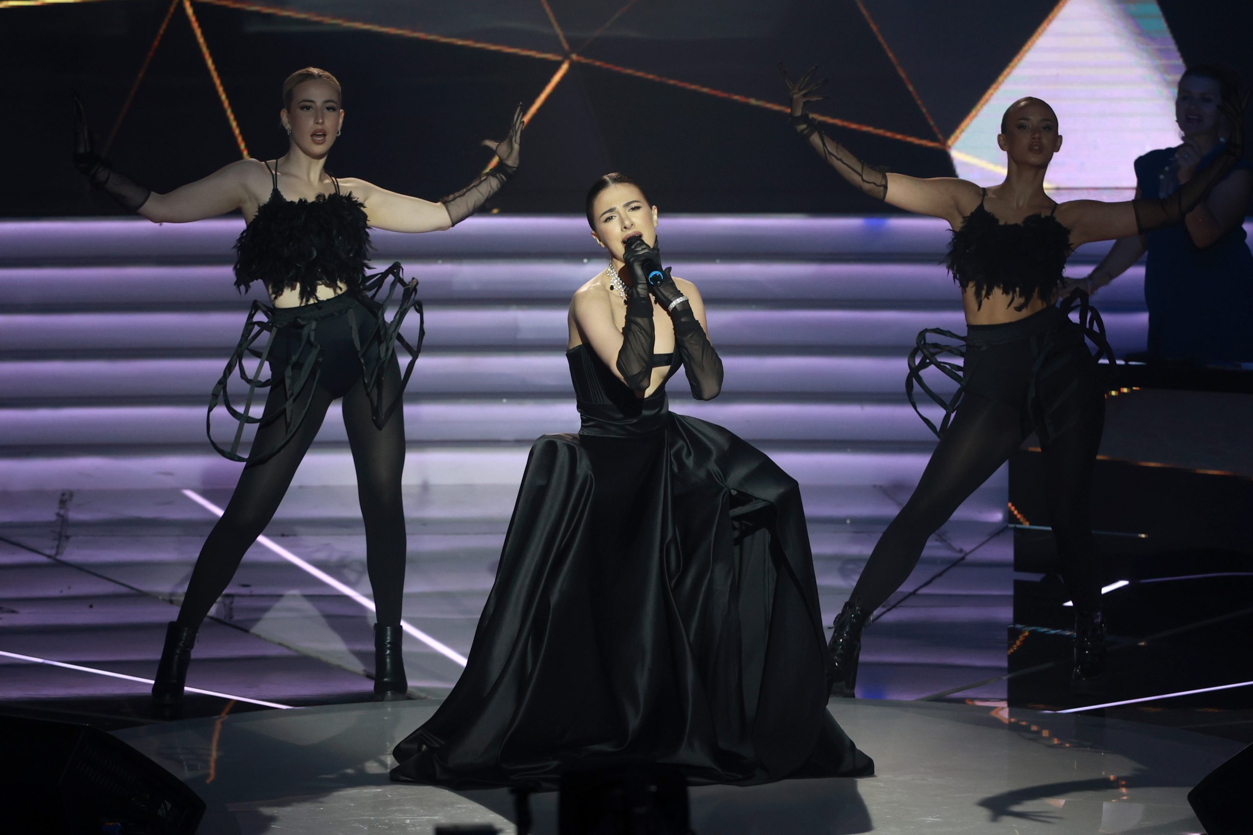 Uživo Zvezde Granda: Prvo finale bez Saše Popovića, publika bira novu zvezdu 17 ANJA MIHAJLOVIC ZG FINALE 21 ok