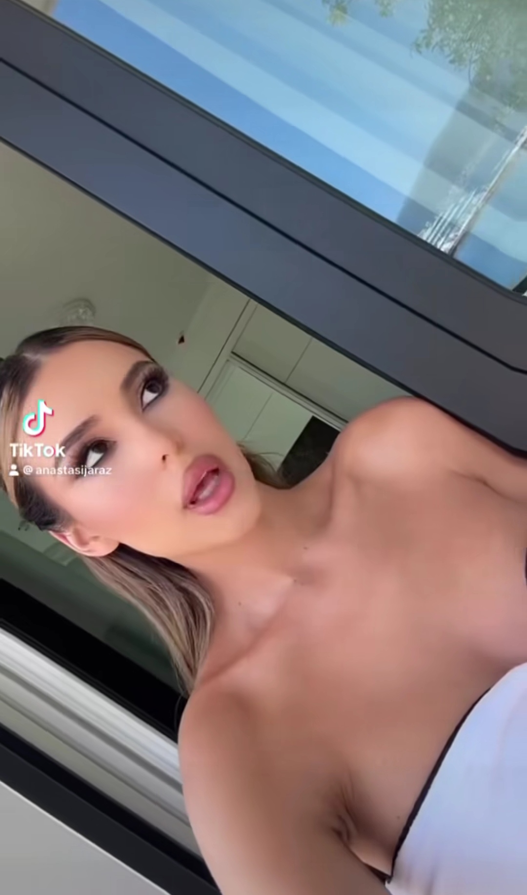 Anastasija Ražnatović neprepoznatljiva, otkrila zbog čega je napravila veliku promenu FOTO 7 Anastasija Raznatovic 3