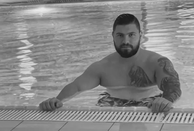 Brat preminulog Benjamina (28) se prvi put oglasio, reči lede krv: "Zakon treba da bude isti za sve!" 5 Capture 1 1 630x426 1