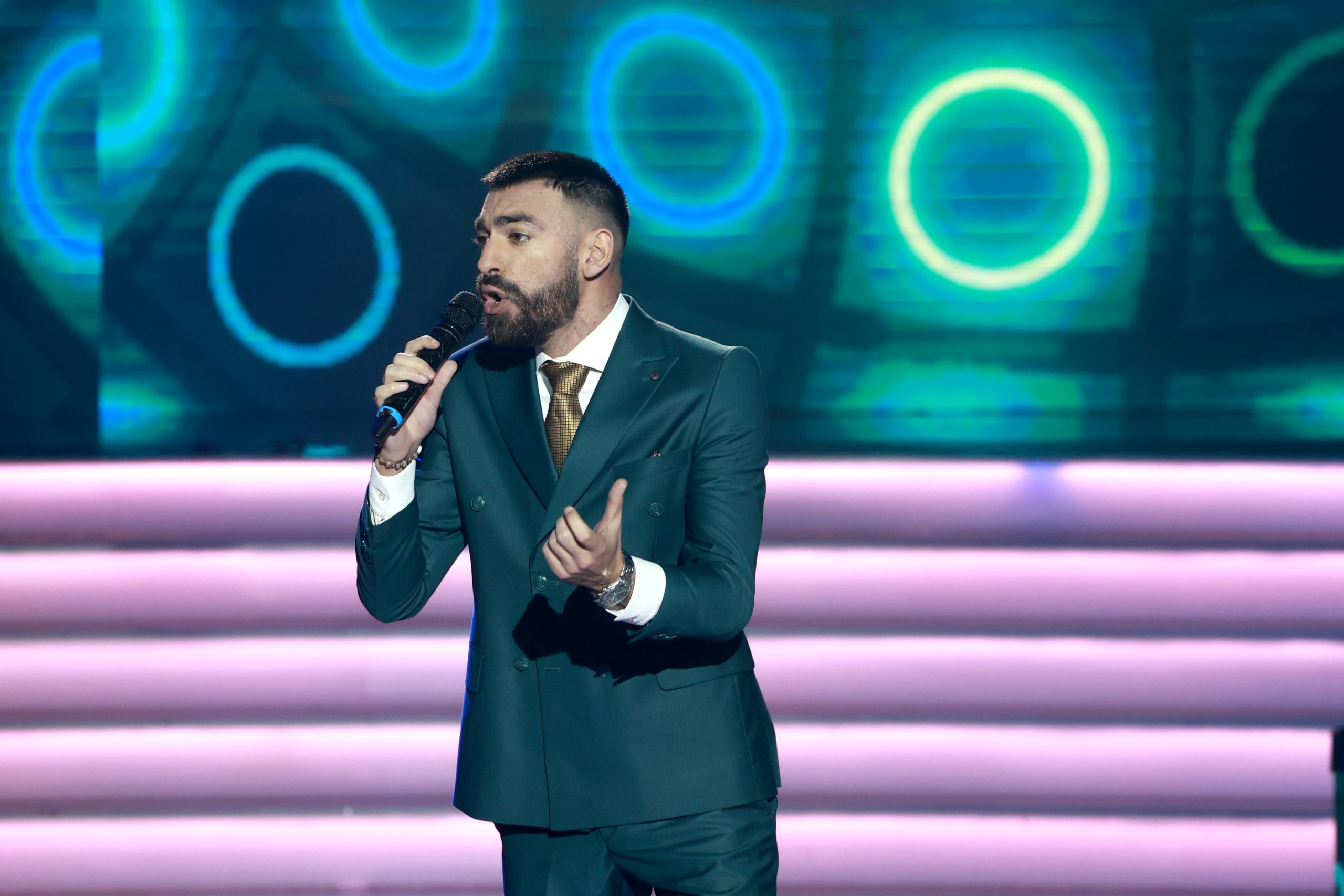 Kad narodnjak zapeva Rastu i Queen: Testirali smo muzičko znanje zvezde Granda (VIDEO) 8 DENI RAMCEVIC ZG FINALE 5 ok