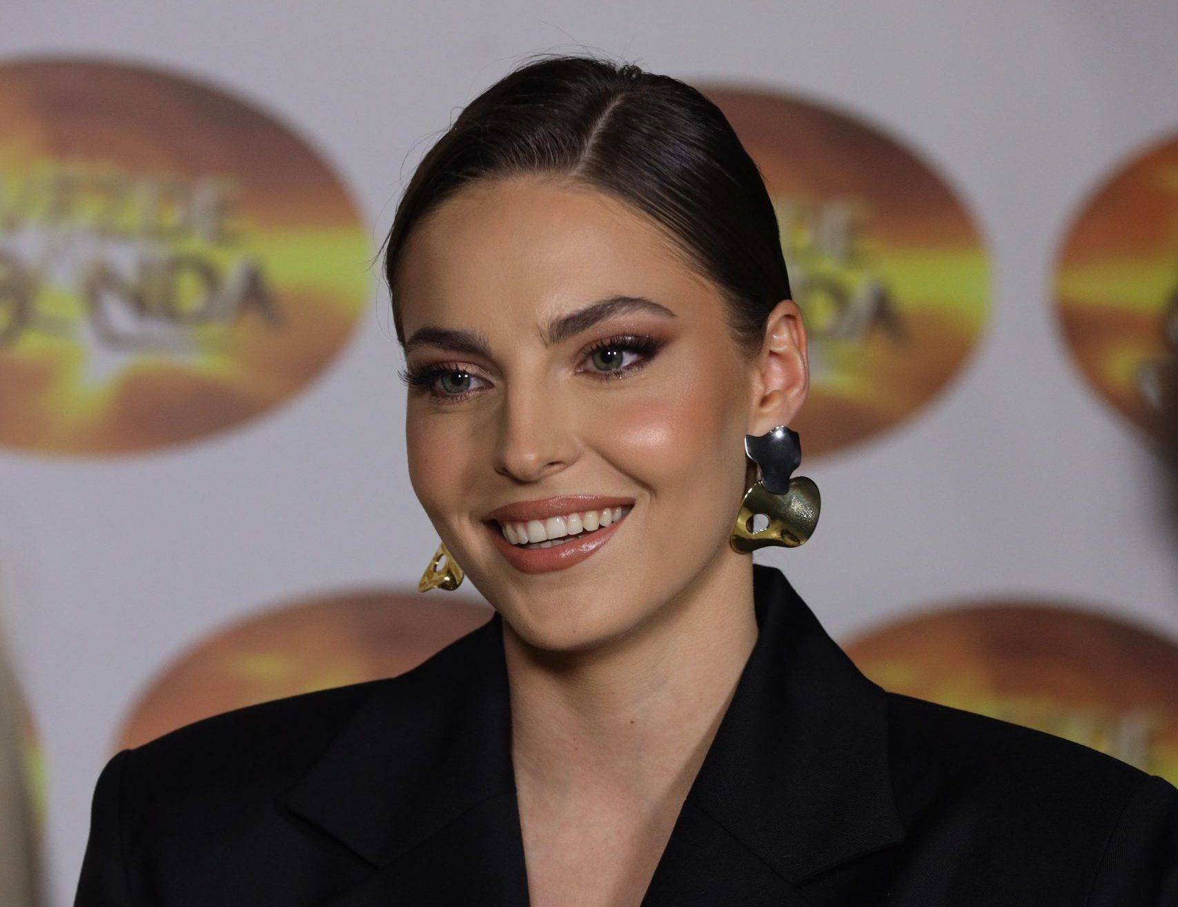 Oglasila se Džejla Ramović nakon što je policija upala na njen nastup: "Žao mi je zbog neprijatnosti koju su ljudi doživeli" 5 DZEJLA RAMOVIC ZG SNIMANJE 13052025 FOTO MUNJA 62 e1763053903191