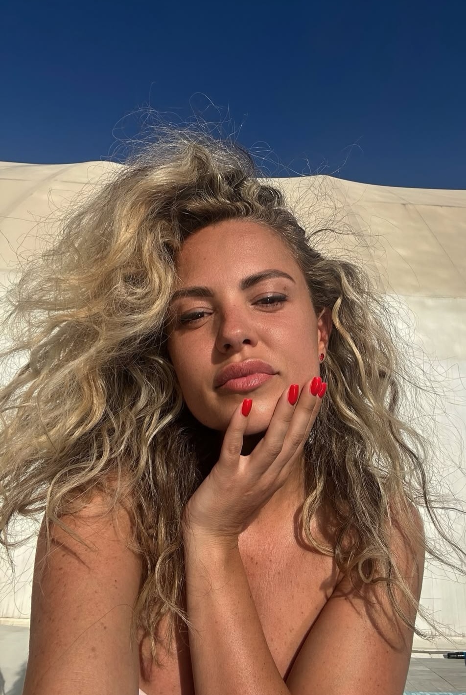 Dragica Zlatić pokazala bujnu kosu, svi oduševljeni sem nje FOTO 6 Dragica Zlatic 1