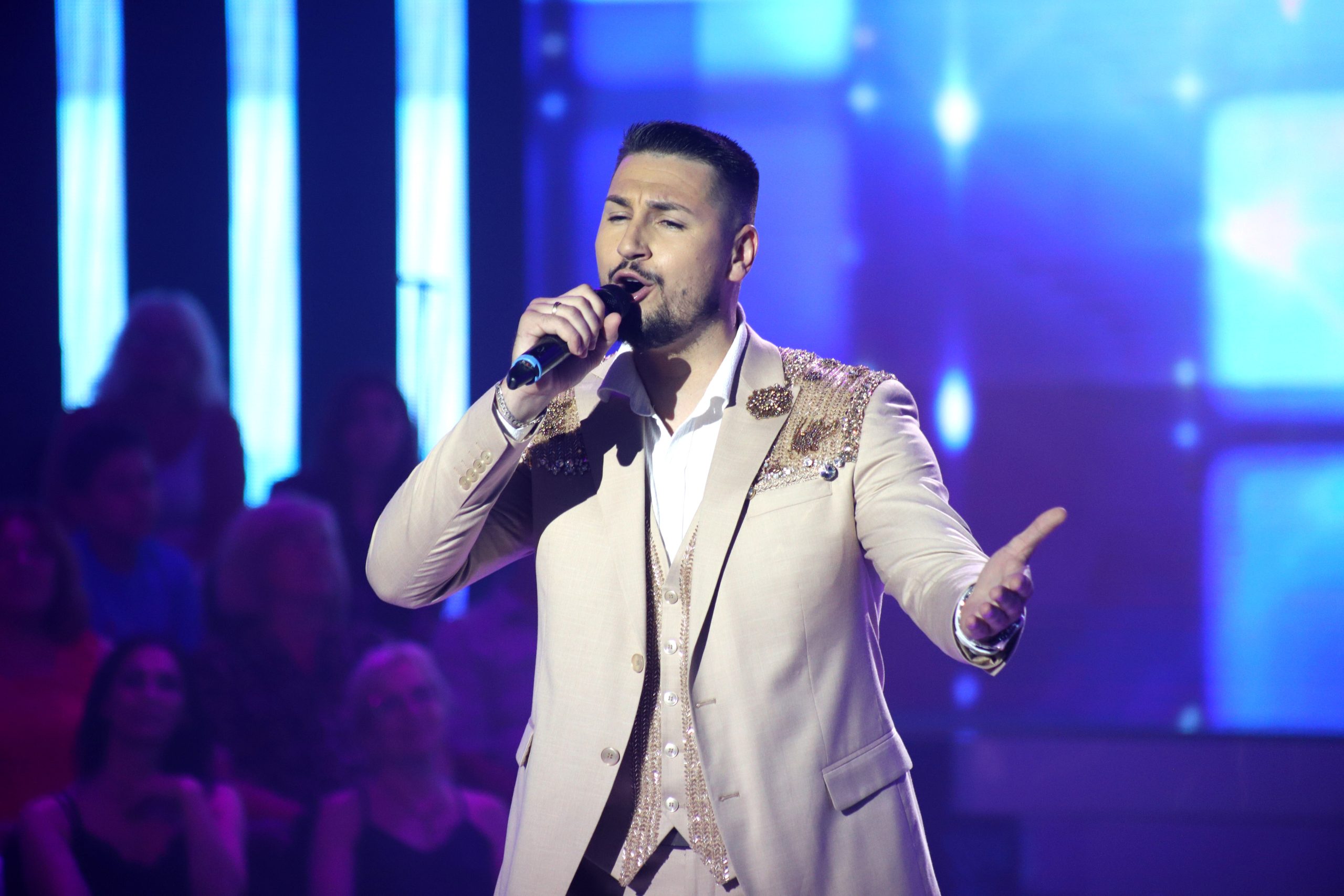 Zvezde Granda uživo: 5 država se takmiči, ko će biti pobednik? 38 ELVIS MESINOVIC ZG FINALE 6 ok