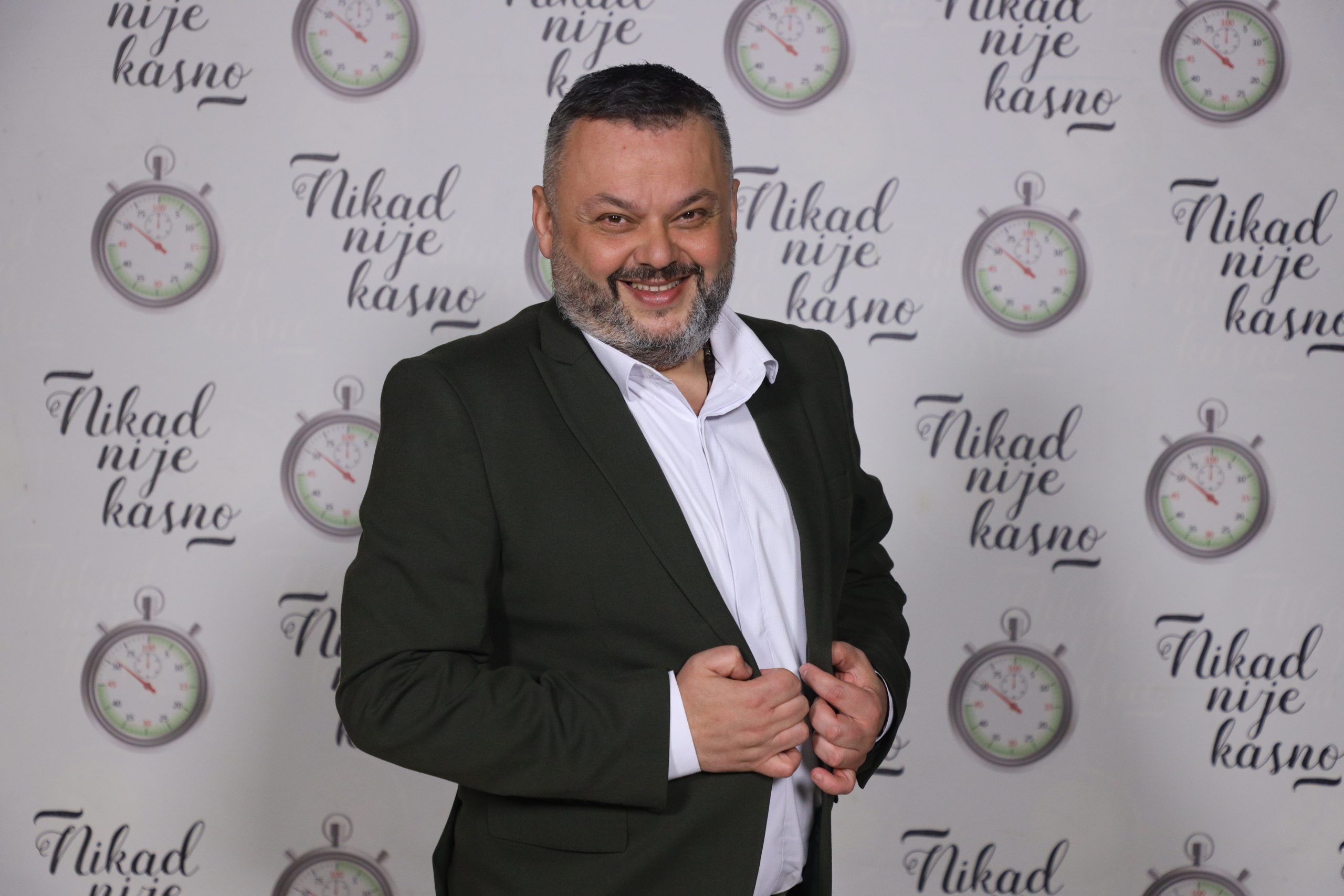 Bolničar iz Aleksinca u Žikinoj emisiji pronašao eliksir mladosti: "Zvezde mi spremaju nešto" VIDEO 6 IGOR MILJKOVIC 45 GOD. ALEKSINAC 9