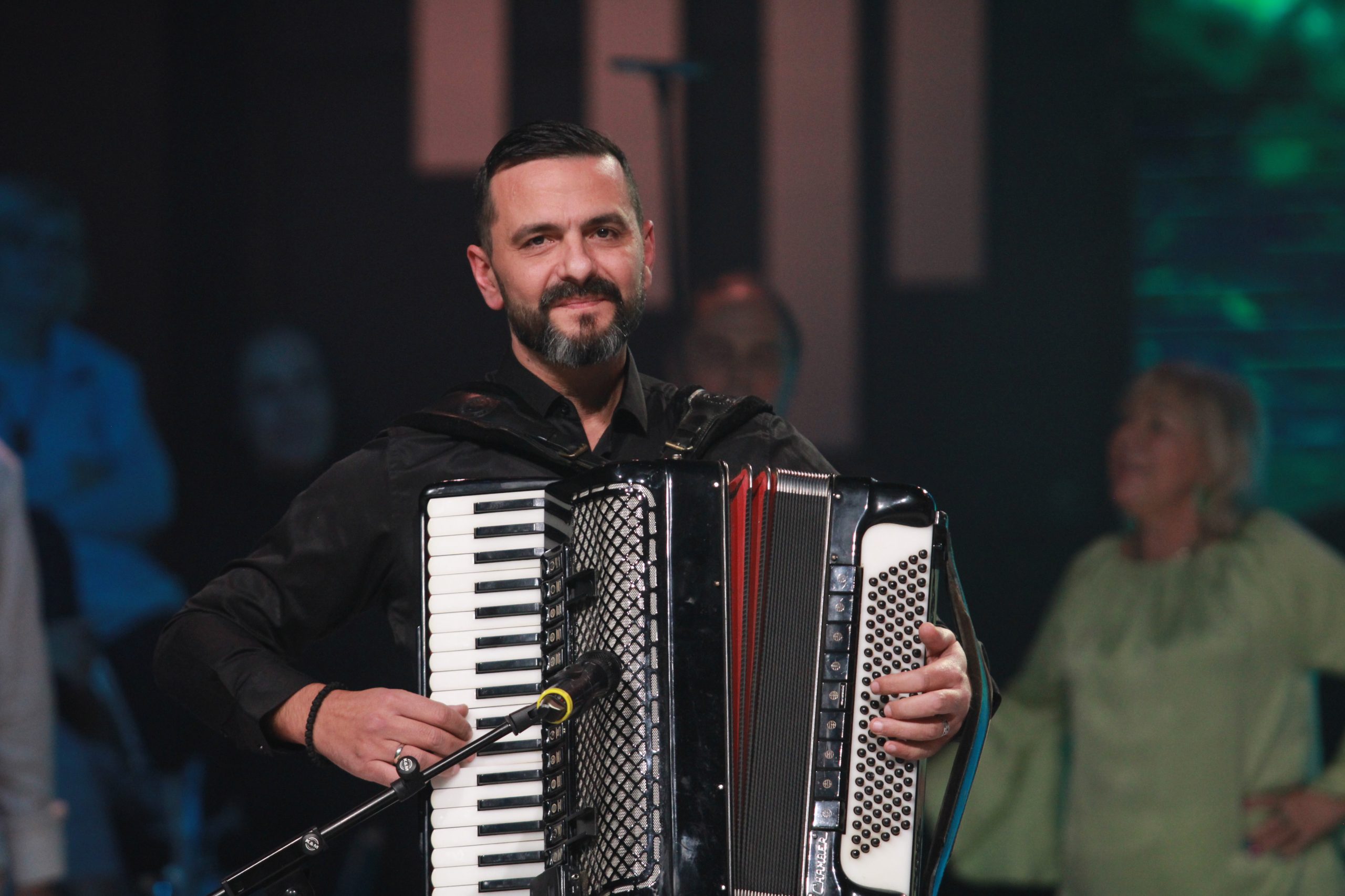 Žena, majka i muzički genije: Profesorka iz Kragujevca tokom takmičenja doživela najveću transformaciju (VIDEO) 9 IMG 5228
