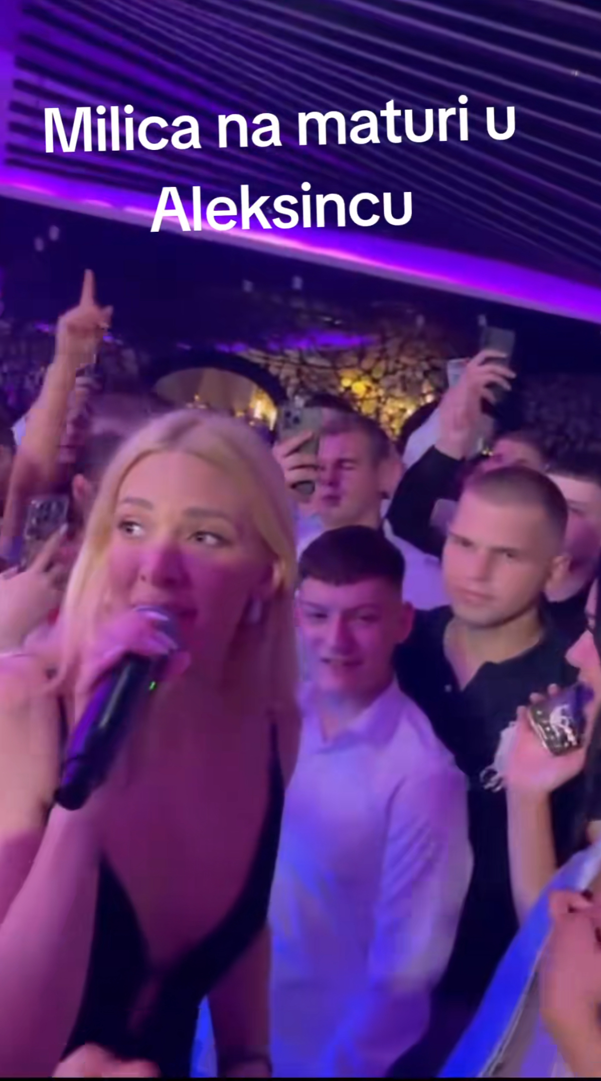 Milica Todorović se pojavila kao iznenađenje na maturi, evo kako su je dočekali đaci VIDEO 5 IMG 9692