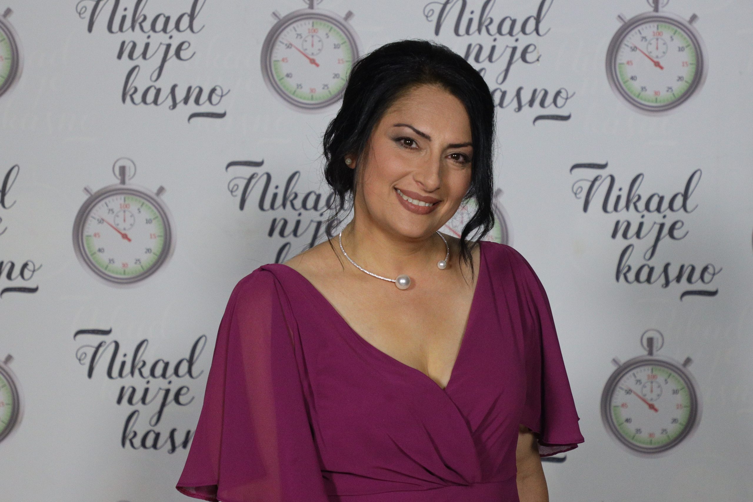 Isidora Jovanović bez dlake na jeziku nakon polufinala: "Znaju da sam malo nezgodna kad mi neko soli pamet" VIDEO 6 ISIDORA JOVANOVIC 42 GOD. NIS 9