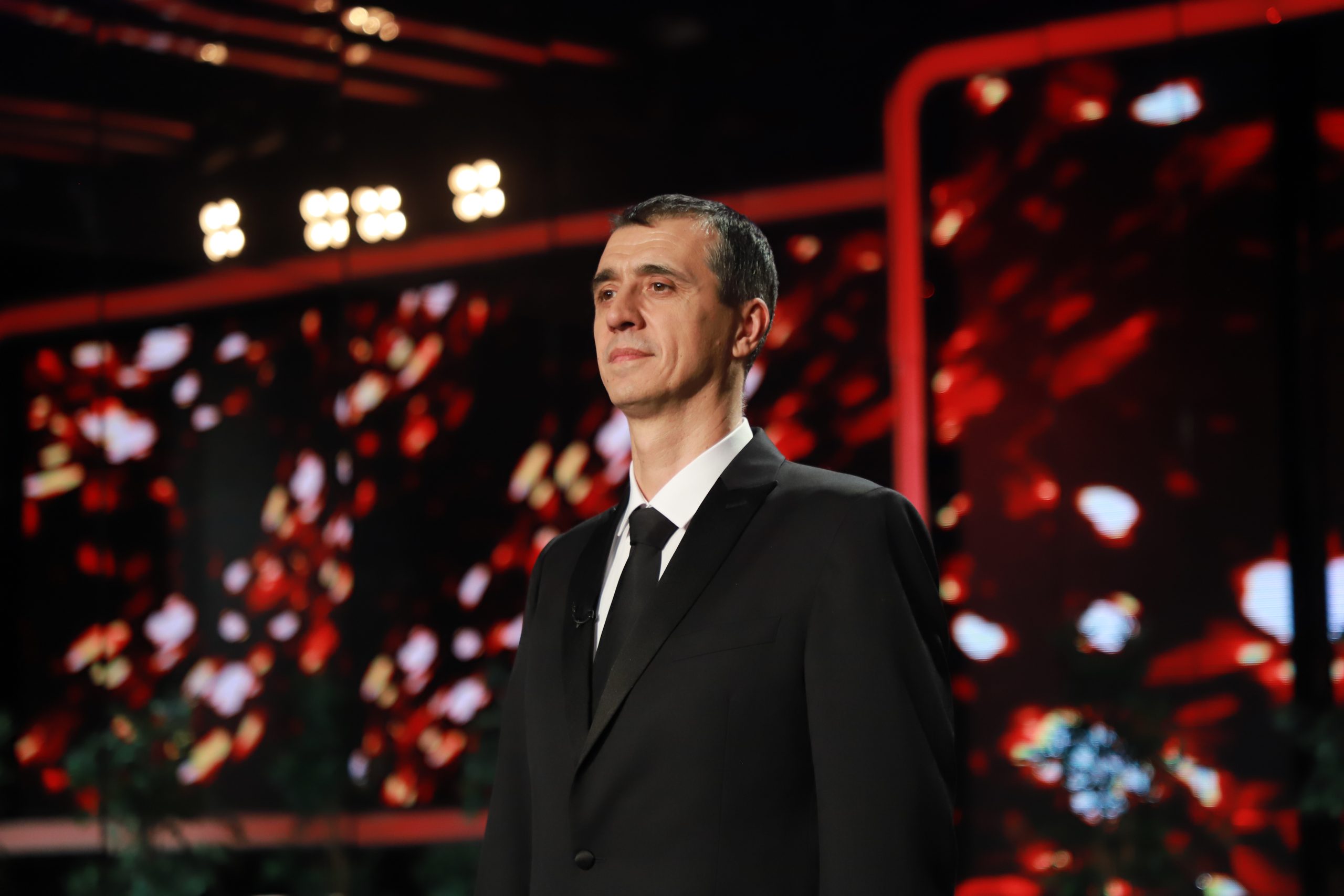 "Ne mogu mi ništa, sam sam svoj gazda": Marko Bulat otvoreno o estradi, kolegama i novom početku 5 MARKO BULAT LK SNIMANJE 22112023 FOTO MUNJA 15