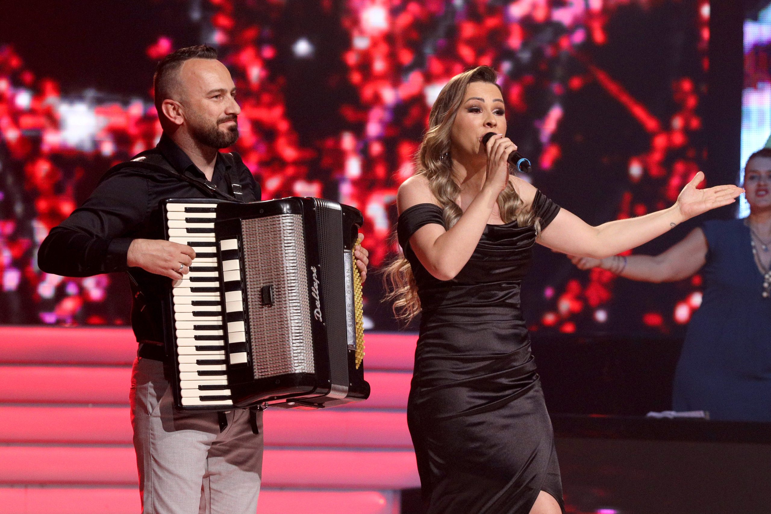 Uživo Zvezde Granda: Prvo finale bez Saše Popovića, publika bira novu zvezdu 37 NINA KARAHODJA ZG FINALE 8 ok