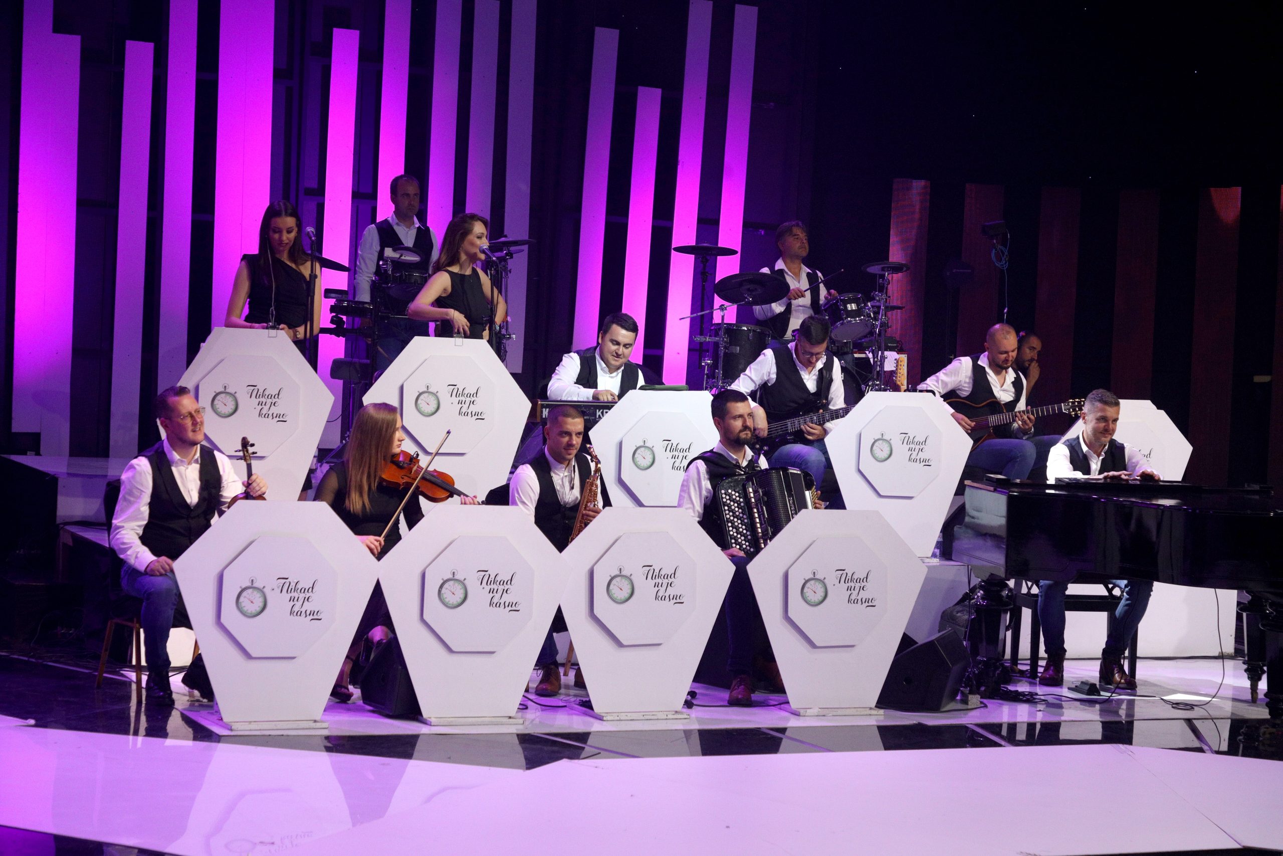 Uživo Nikad nije kasno: Ovacije u finalu za Žiku Jakšića 41 ORKESTAR NNK NNK FINALE SNIMANJE 25062025 FOTO MUNJA 2 ok