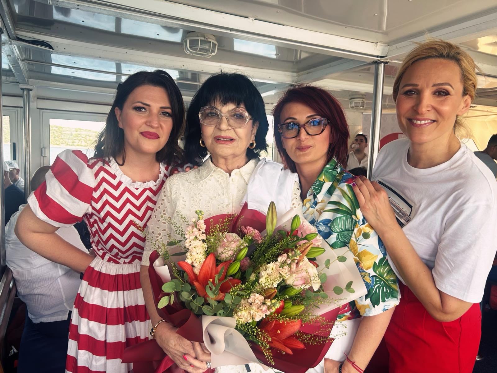 Na talasima mora: „Frajle“ novim albumom i singlom otpočele leto, pa poručile: „Deo ste naših duša“ FOTO 8 PHOTO 2025 06 08 17 15 21
