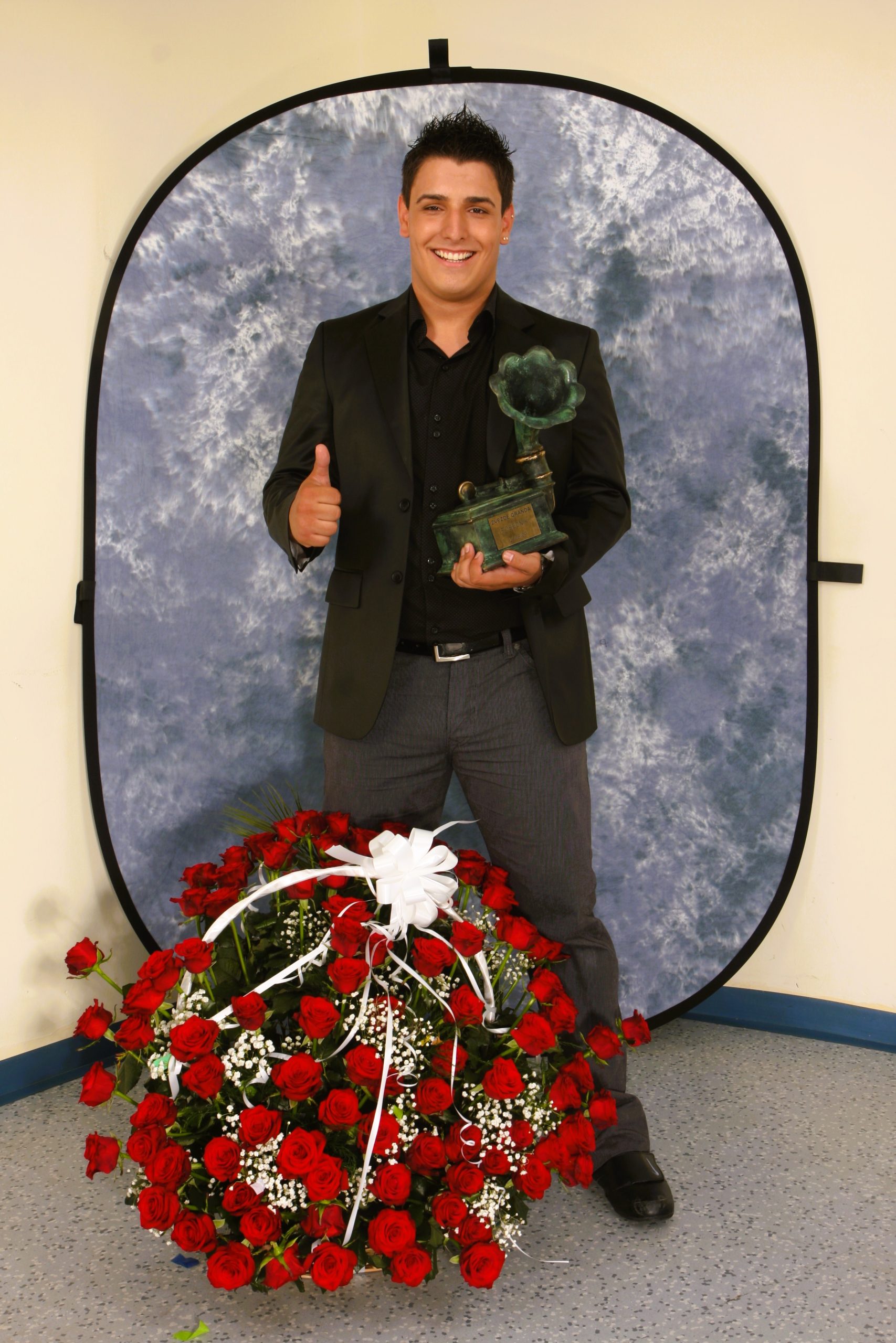 Dan u Grandu koji mu je promenio život, Darko Lazić nikad emotivniji: "Neću vas izneveriti" 6 POBEDNIK ZG DARKO LAZIC 2009 FOTO MUNJA