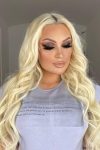 Parfem je nenadmasna nijansa zenske individualnosti on daje poslednju notu vasem izgledu. .beautiful fashion lady instafashion girl girly stylish love skirt shopping outfit cute nails beauty heel