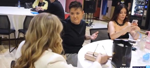 Neočekivana dešavanja u bekstejdžu: Nećete verovati šta su ovog puta uradile Marija Šerifović i Viki Miljković VIDEO 7 Screenshot 2025 06 06 143617