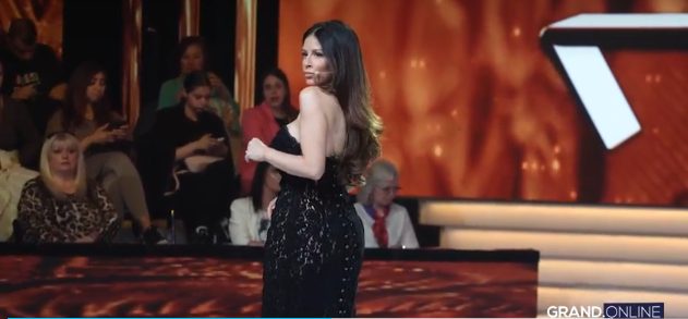 Neočekivana dešavanja u bekstejdžu: Nećete verovati šta su ovog puta uradile Marija Šerifović i Viki Miljković VIDEO 8 Screenshot 2025 06 06 143709