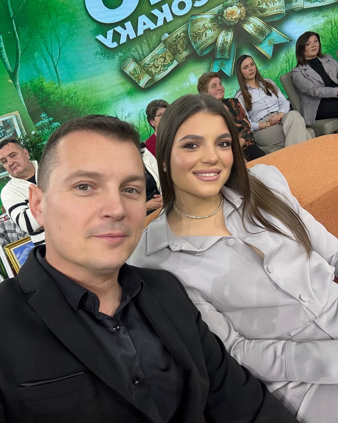 Ćerka našeg pevača krenula njegovim stopama: Neki tvrde da će nadmašiti popularnog oca 6 Snima se ⏺️📽️ 1