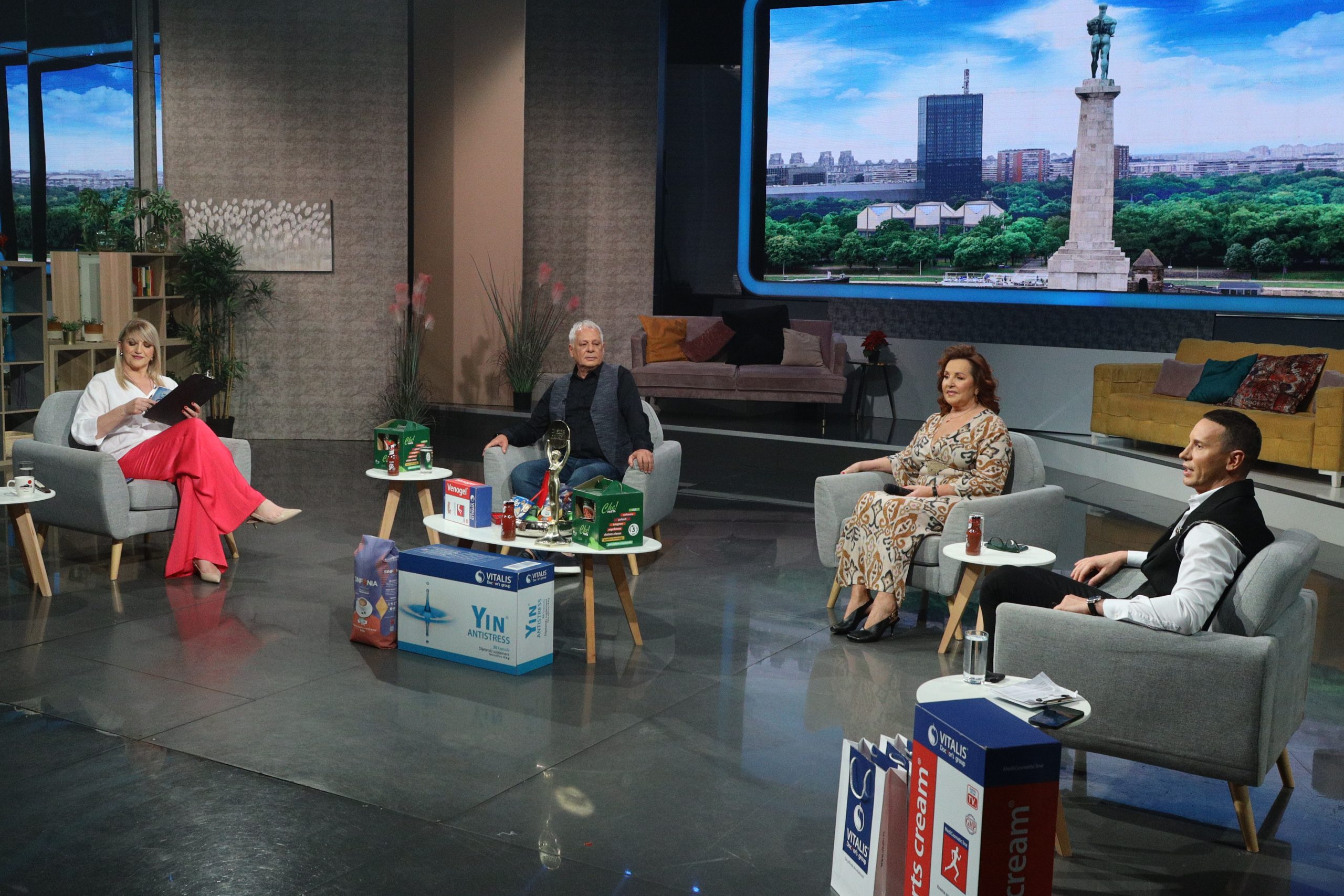 Direktor Granda otkrio šta se dešava nakon velikog finala: "Direktno se ulazi u studio..." VIDEO 8 VODITELJI SA GOSTIMA ZGS SNIMANJE 18062025 FOTO MUNJA 2