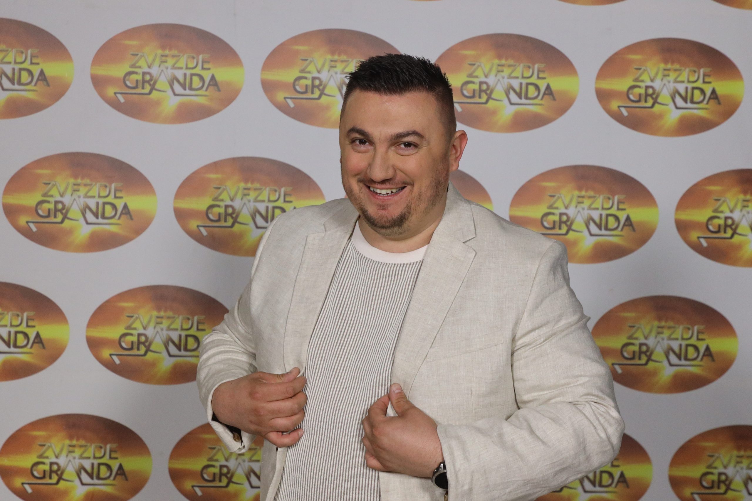 Saša Popović ga slučajno primetio, sad se bori za pobedu u "Zvezdama Granda": Ko je Zoran Ružić, mehaničar Ferarija 5 ZORAN RUZIC FERRARI 37 GOD. VINKOVCIHR 1 1