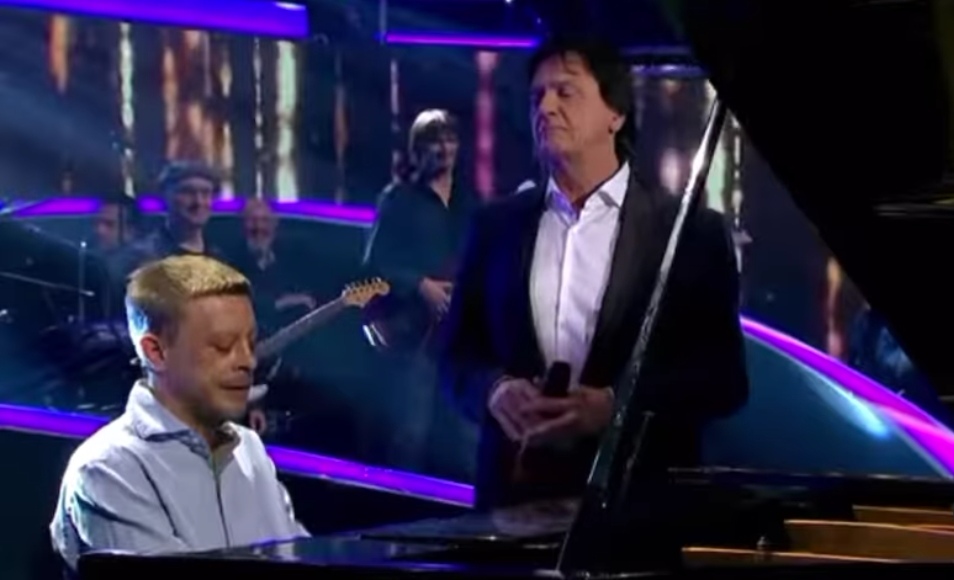 Zdravko Čolić se dirljivom porukom oprostio od prijatelja, poznavao je i njegovog oca: "Zauvek ćeš nas grliti" VIDEO 6 Zdravko Colic 1