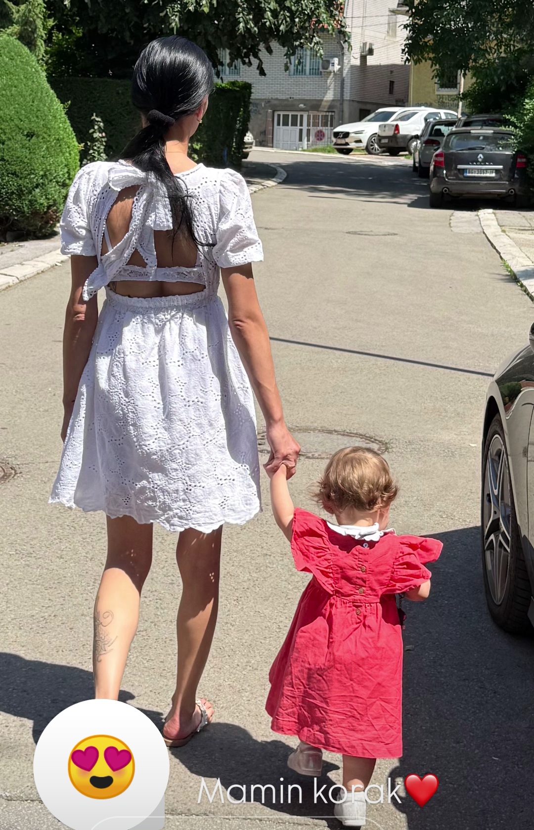 Zorana Simeunović u šetnji sa naslednicom, pokazala koliko je ponosna: "Mamin korak" FOTO 6 Zorana Simeunovic