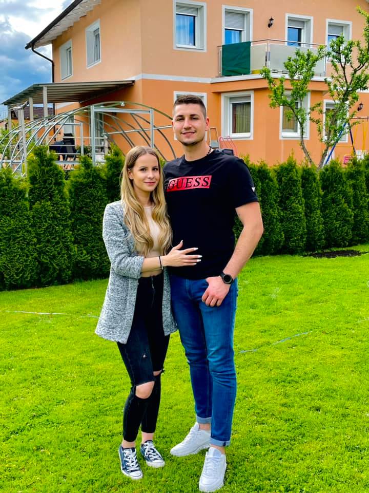 Svi "lude" za Elvisom Mešinovićem, a on zauzet već 3 godine: Ovo je supruga atraktivnog učesnika "Zvezda Granda" 8 anela supruga elvisa mesinovica