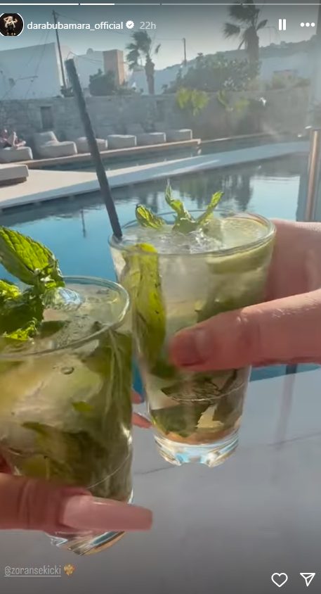 Dara Bubamara uživa na Mikonosu: Luksuz, sunce i bujno poprsje u prvom planu FOTO 8 image 17 4