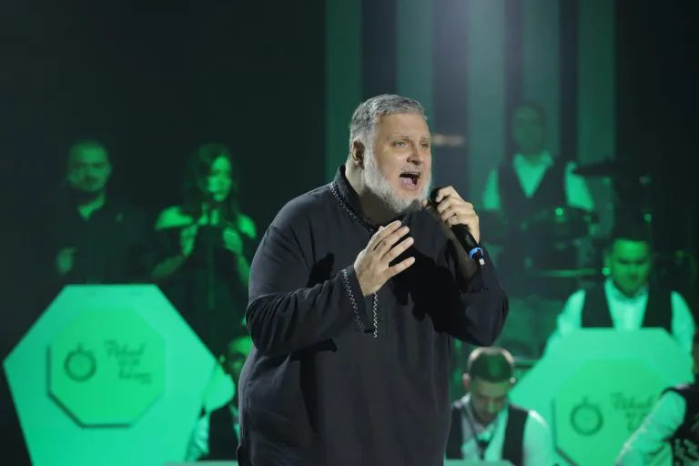Otac, roker, sanjar i finalista "Nikad nije kasno": Saznajte ko je Marko Janković Blek 8 image 17 9