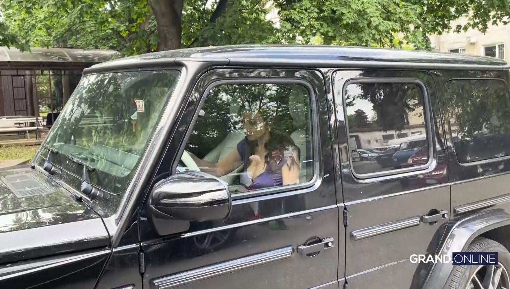 Nedavno se razvela, a sad vozi jedan od najskupljih automobila na estradi 6 jelena vučković automobil