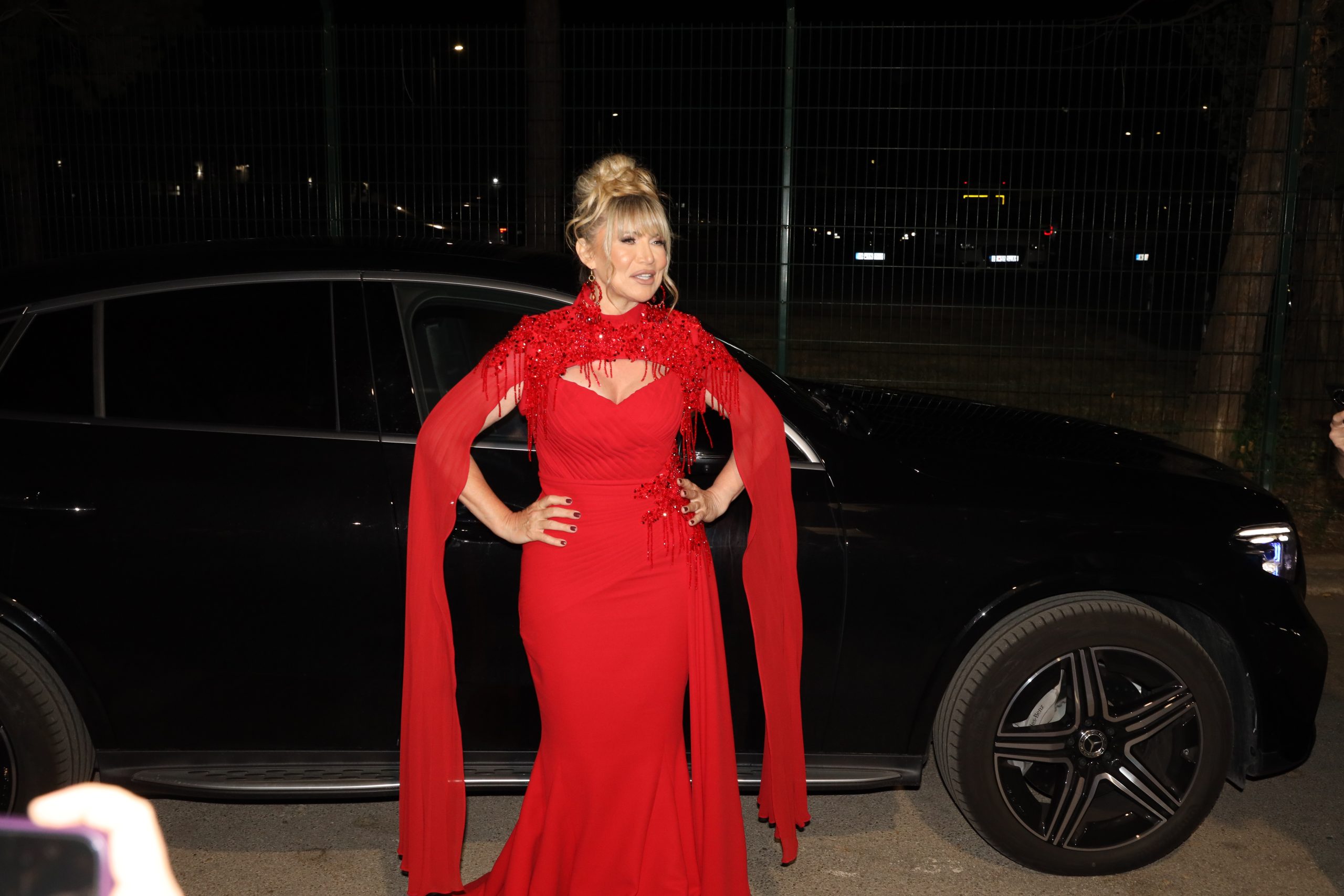Suzana Jovanović pred finale Zvezda Granda posetila grob Saše Popovića: "Jedno sam mu zatražila za večeras" VIDEO 6 0A0A0173