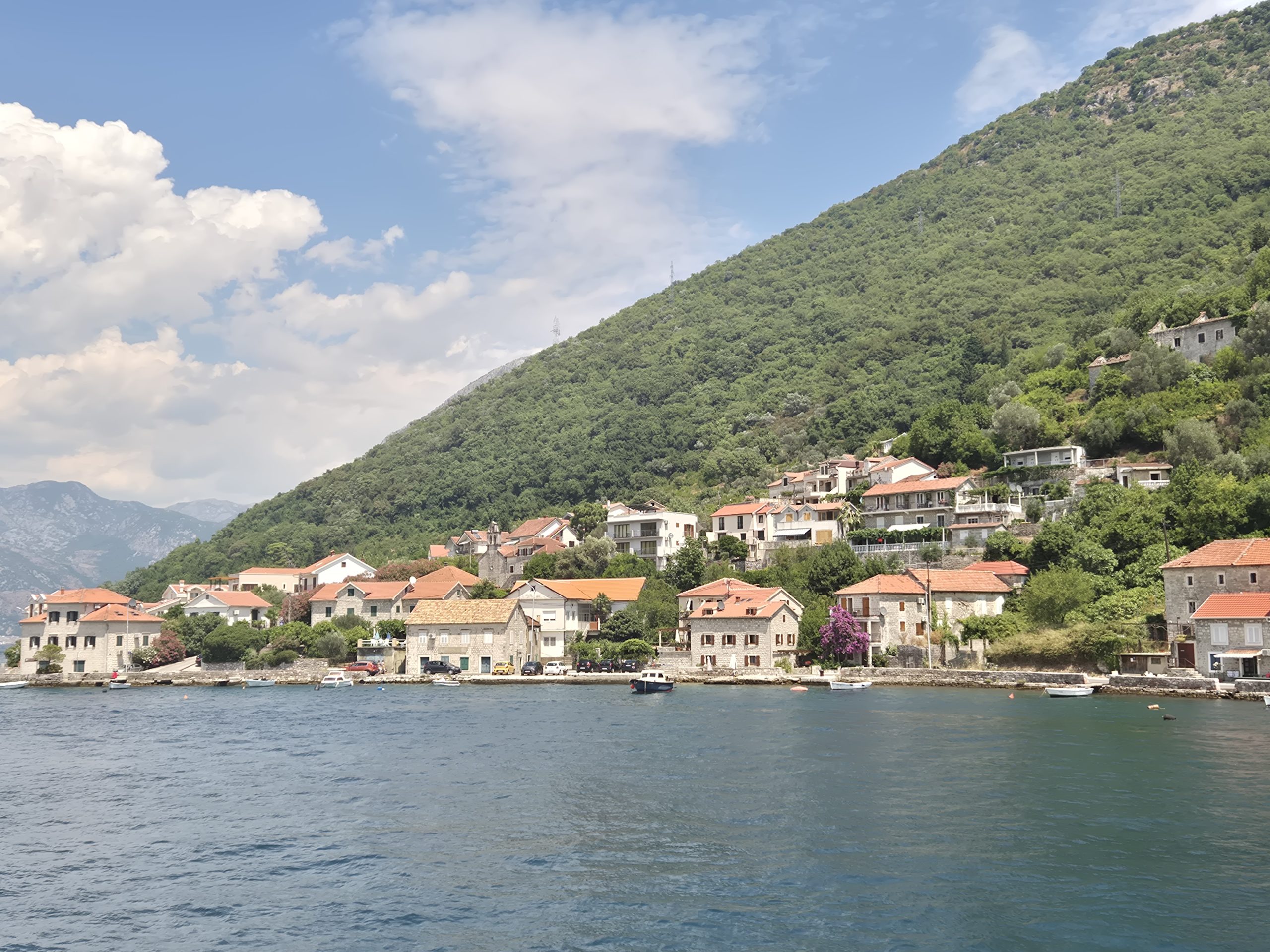 Ovo su trenutne cene pića, hrane i ležaljki u Herceg Novom i dobro ih pogledajte pre nego što krenete na more 6 20250717 125951