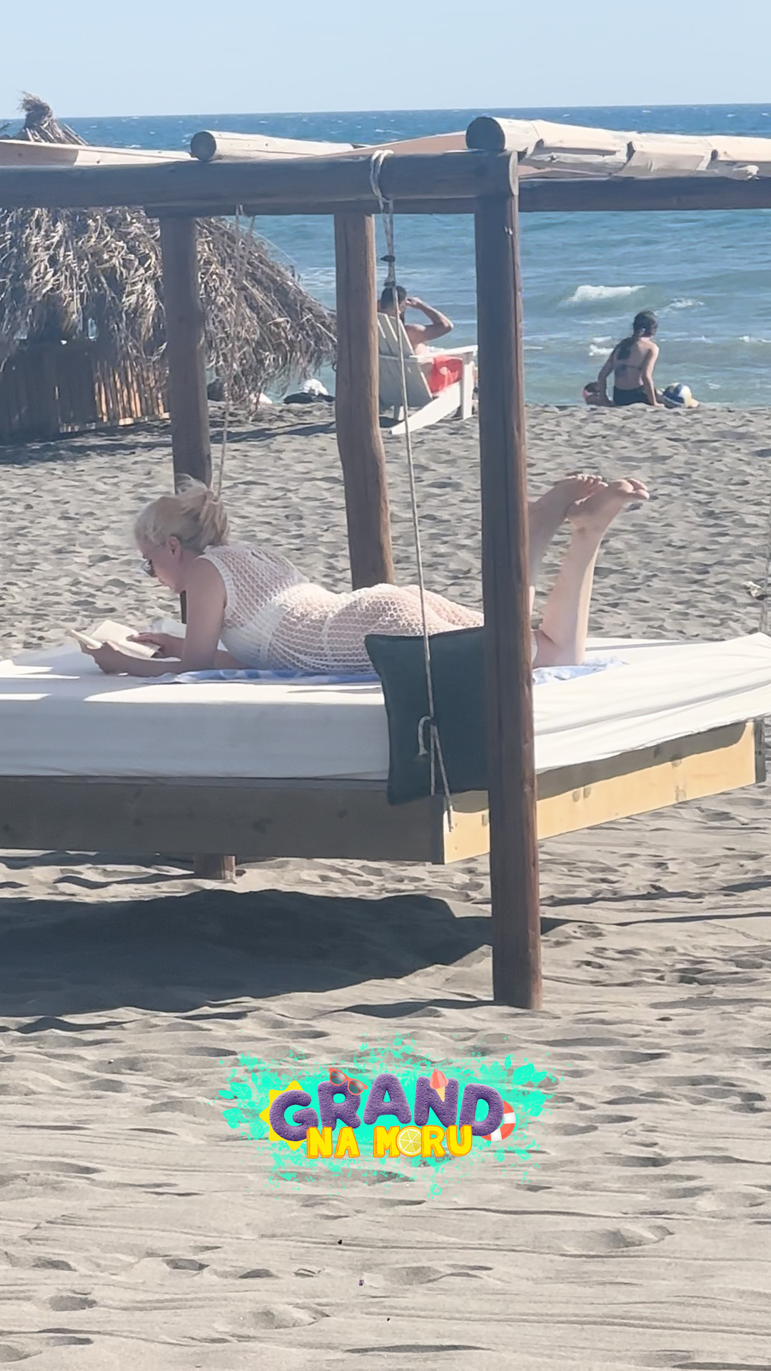 Paparazzo: Ovo nijedna pevačica do sad nije uradila na plaži, prolaznici u neverici VIDEO 5 3 1