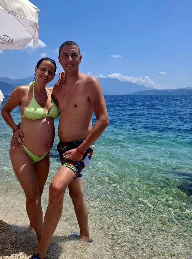 Sloba Đurković sa trudnom suprugom na letovanju: Niko ne može da veruje kako brutalno izgleda pred 3. porođaj FOTO 3 51185cca e2f9 4b59 9681 c253e355b094