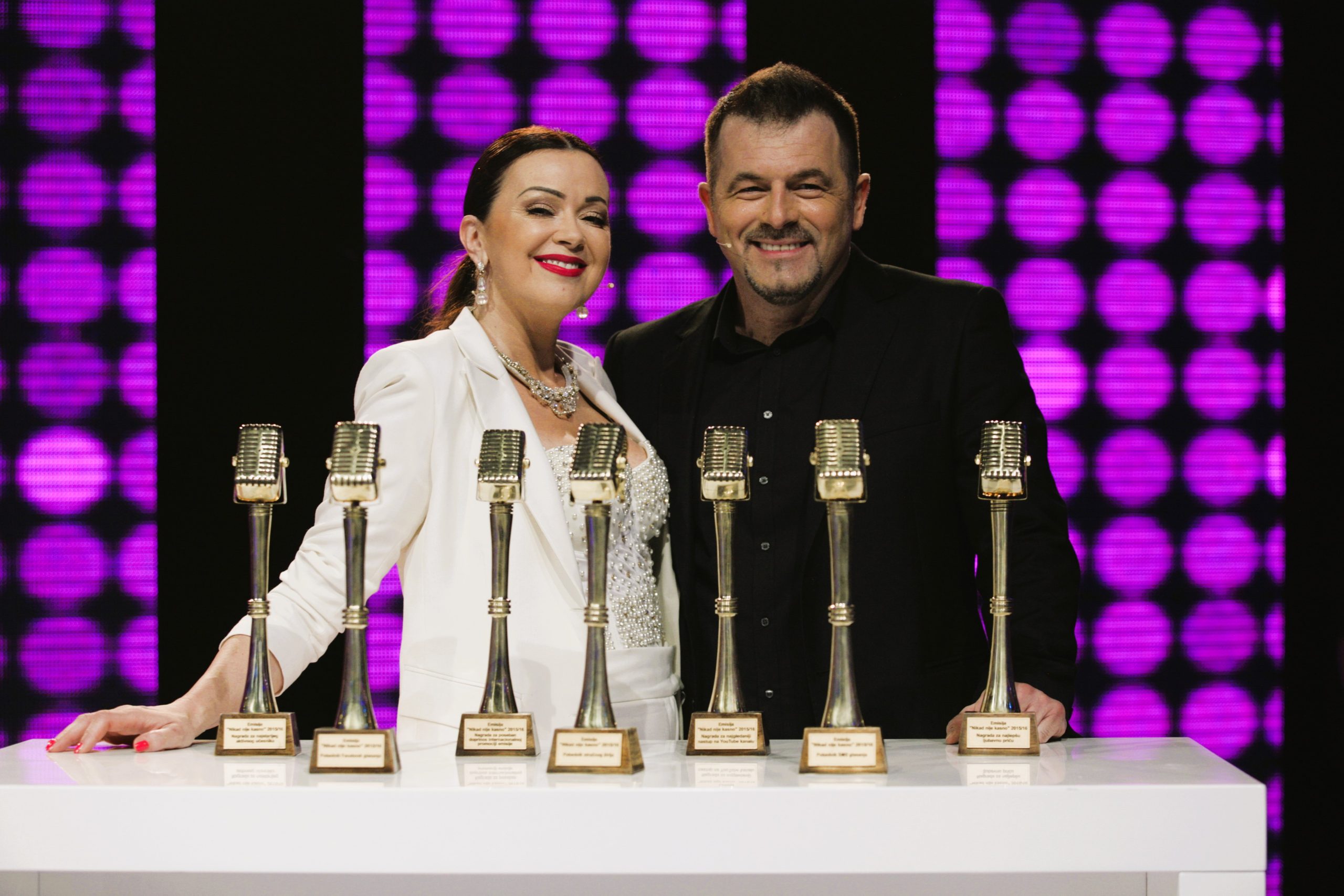 Godine mu dobro stoje: Transformacija Saše Miloševića Mareta kroz 10 sezona emisije je neverovatna 5 DRAGANA KATIC I MARE FINALE NNK 2015 2016 FOTO MUNJA