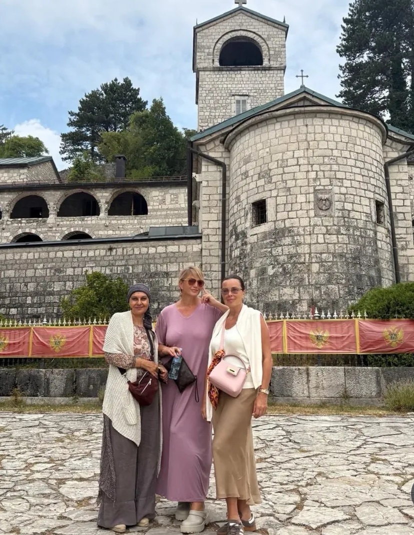 Dragana i Vesna obišle dvorac: "Mesto koje odiše duhom tradicije, mudrosti i ponosa" FOTO 5 Dragana KAtic 1