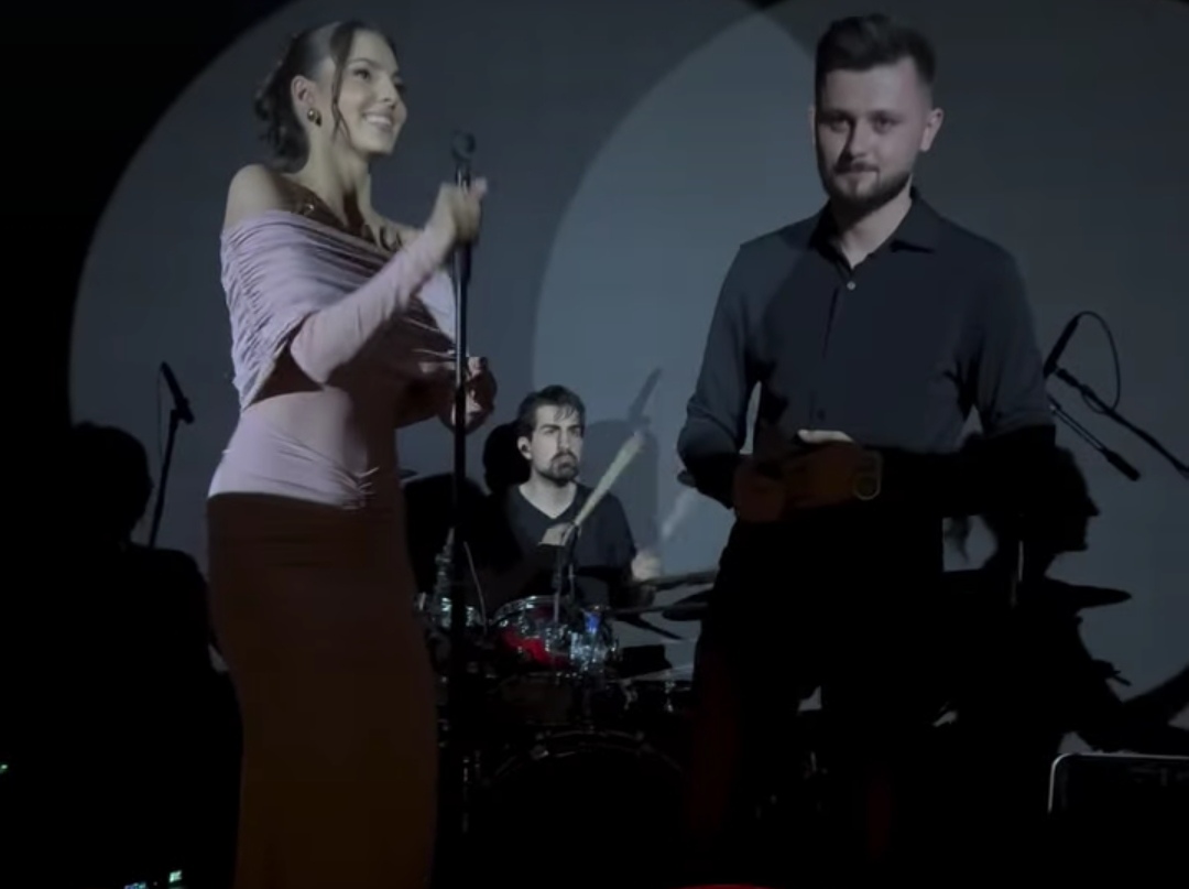 Džejla Ramović otkrila favorita u Zvezdama Granda, čak i zapevala sa njim FOTO 6 Dzejla i Ahmed