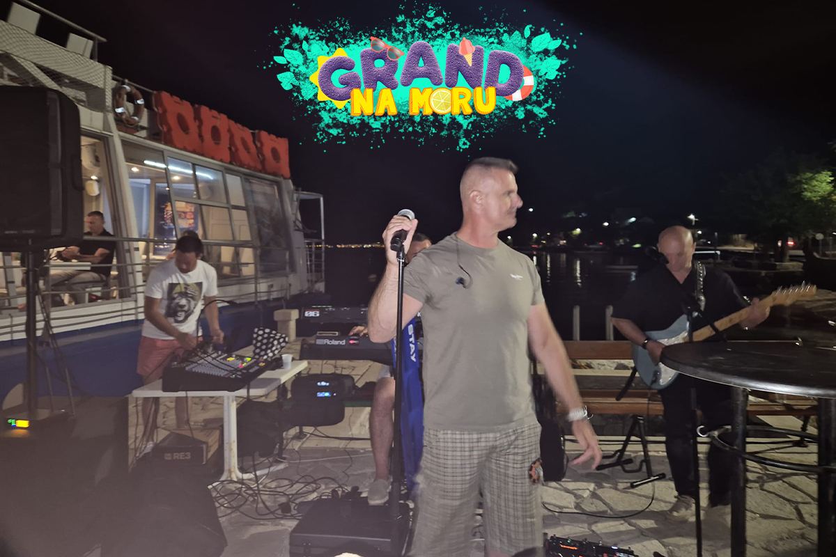 Dejan Drašković priredio šou za pamćenje, jedan umetnik mu se neočekivano pridružio na sceni VIDEO 5 Festival vina i ribe Kostanjica blizu Kotora NASLOVNA