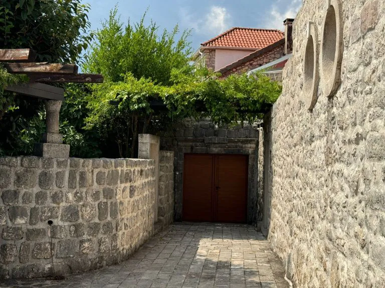 Ovaj muzičar je vlasnik najskupljih nekretnina, kažu da vrede više od 35 miliona evra 6 IMG 20240805 WA0018 768x576 1
