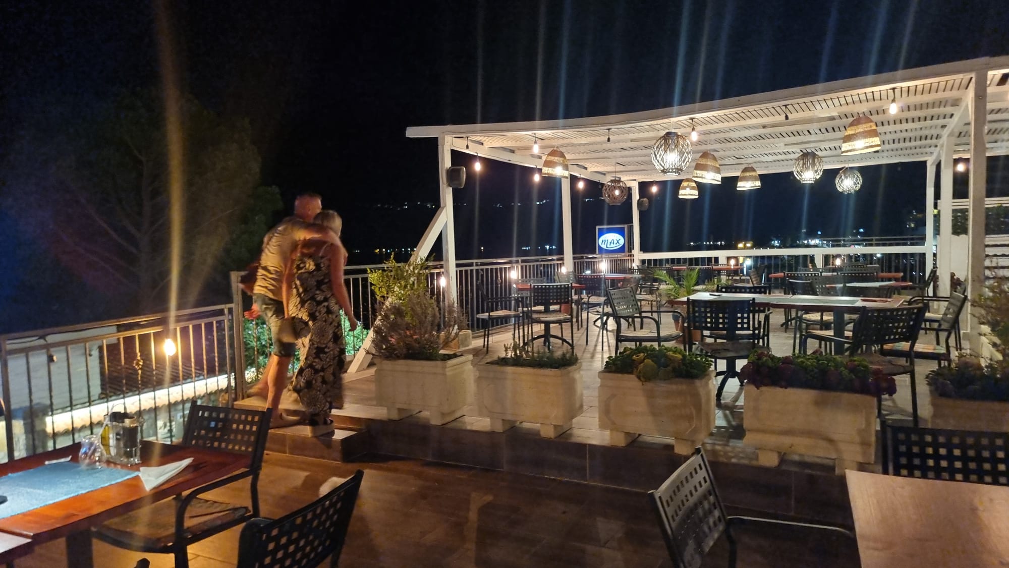 PAPARAZZO: Dejan Drašković na romantičnoj večeri sa suprugom na crnogorskom primorju (VIDEO) 10 IMG 20250721 WA0015